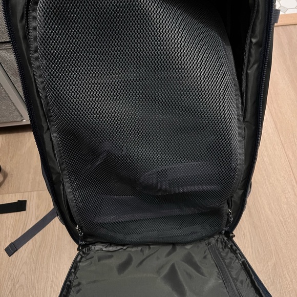 Patagonia Black Hole® Mini MLC® Pack 30L - Picture 9 of 15